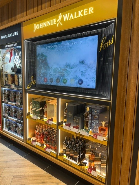 Sharjah_Airport_Johnnie_Walker_TopRockInt (3)
